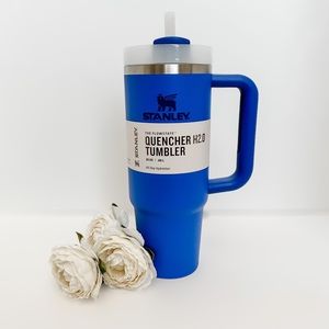 NWT Stanley 30oz Tumbler Quencher
H2.0 Flowstate in Iris